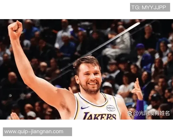 接连三场20+10！湖人大中锋迸发！东契奇等来最强辅佐